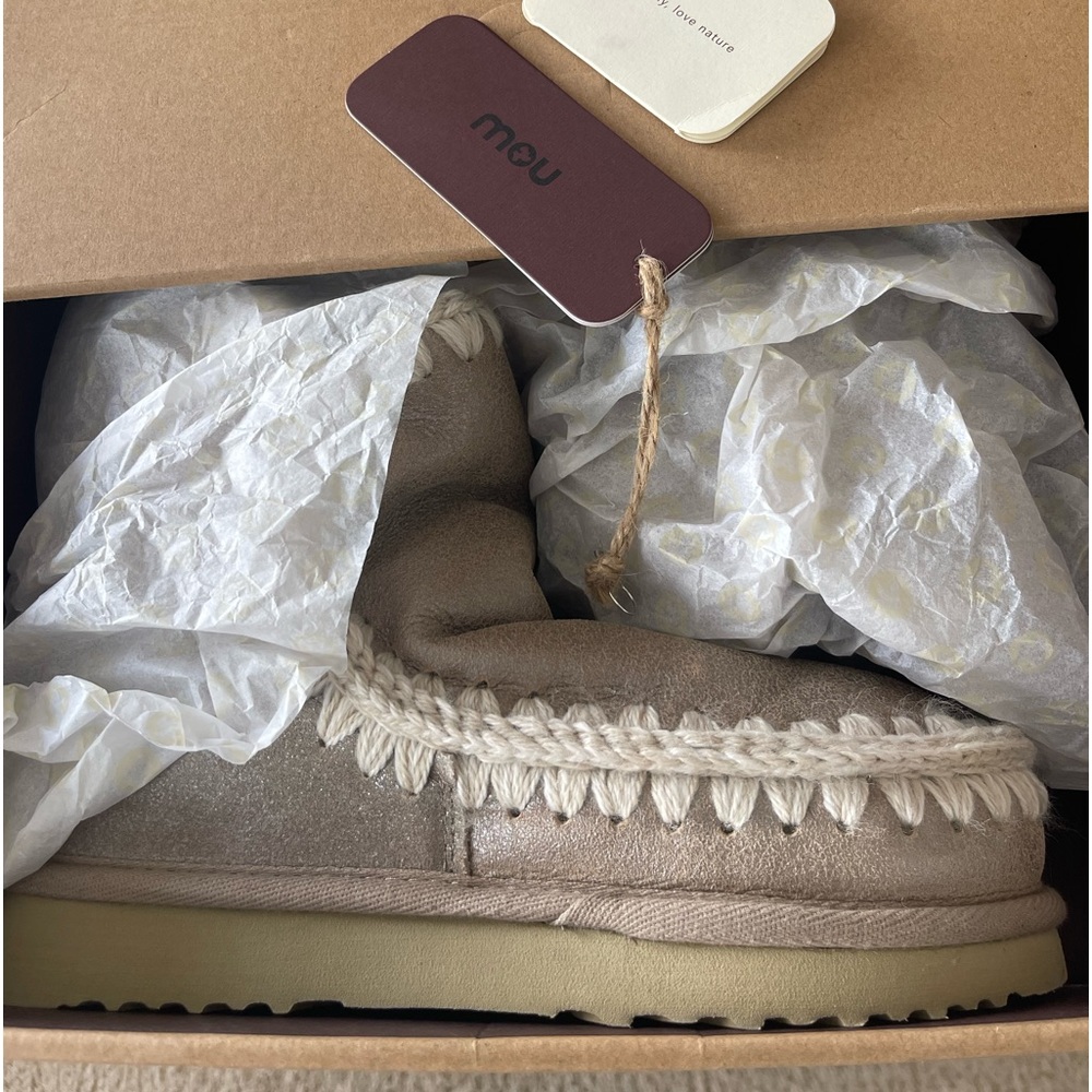 Mou Boots 🥾